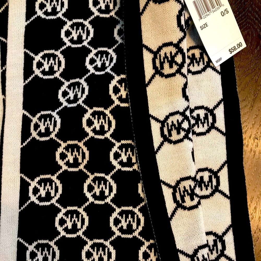 NWT Michael Kors scarf